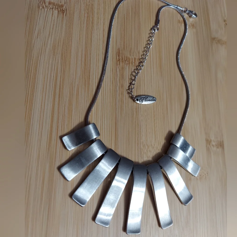 Plunder Textured Silver Tone/Bar Slide Necklace - Picture 3 of 6